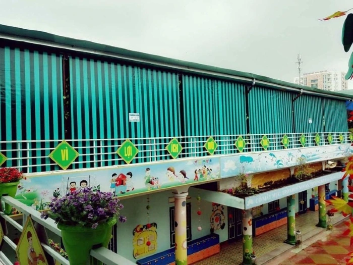 Bạt che trường học