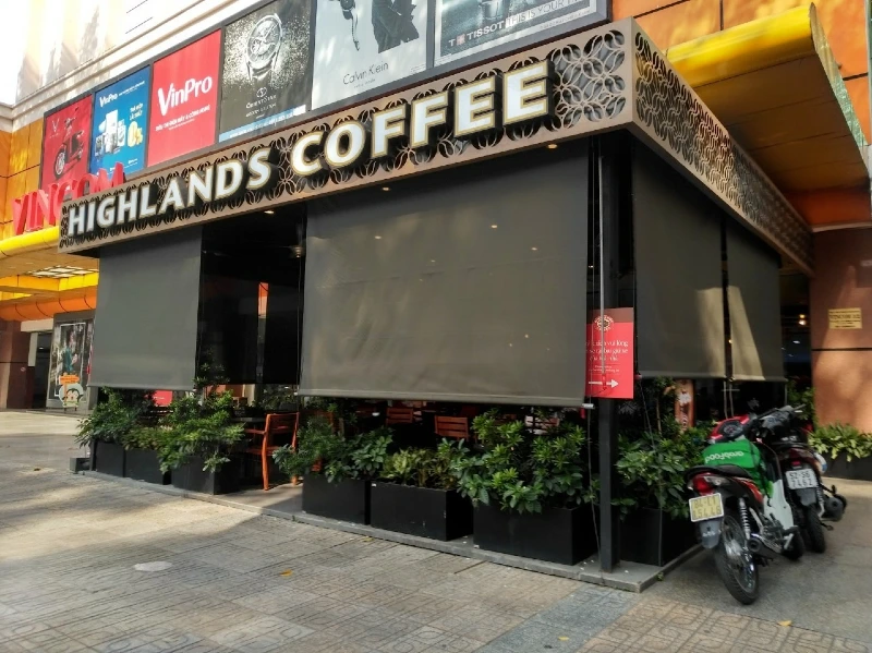 Bạt cuốn tự thả quán café