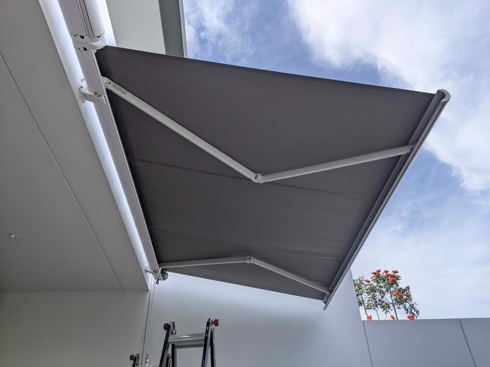 Mái hiên tự động cao cấp