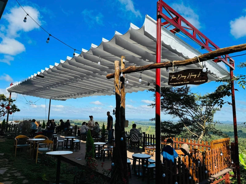 Bạt xếp khung lớn